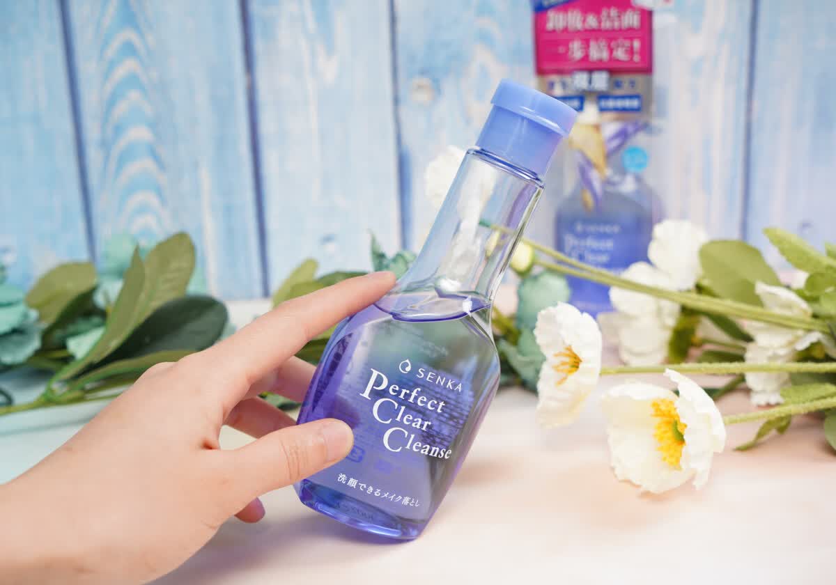 get素颜水光肌,测评珊珂蚕丝卸妆洁面液的第2张示图 get素颜水光肌,测评珊珂蚕丝卸妆洁面液的第2张示图
