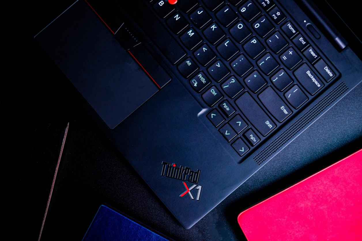 ThinkPad X1 Carbon笔记本怎么样？让它为你开启职场中轻奢之旅的大门的第3张示图