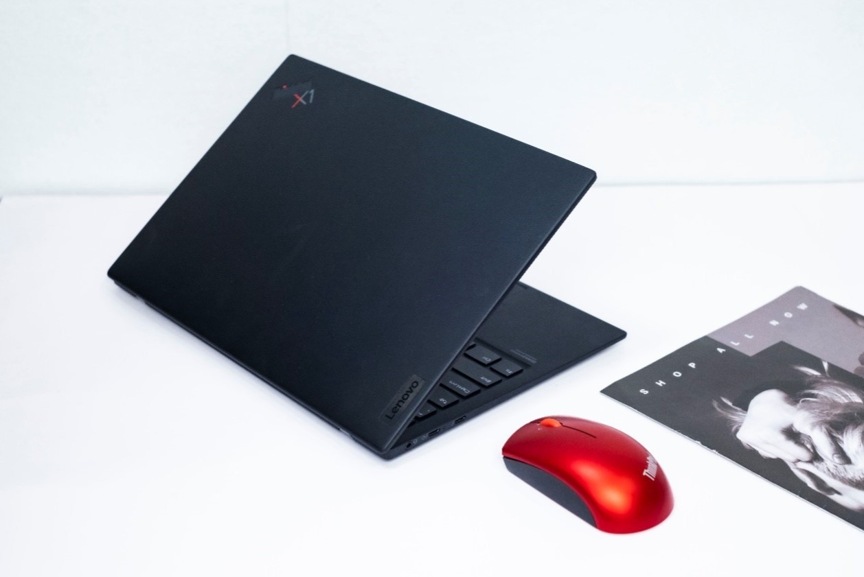 ThinkPad X1 Nano轻薄笔记本体验：仅907g，这才是轻薄笔记本！的第4张示图
