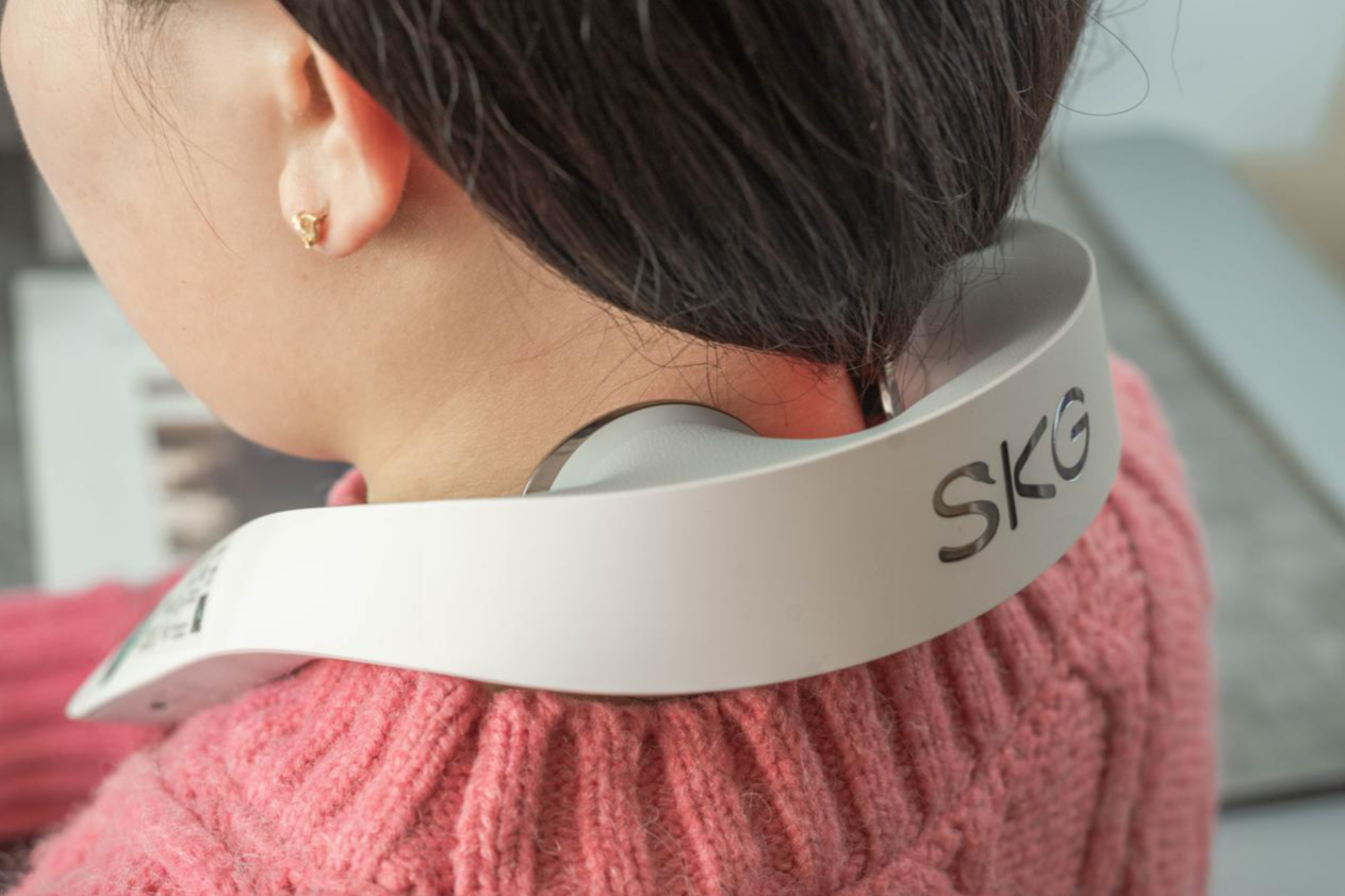 SKG新品实测：滚转按摩，让上班族的颈椎更舒适！的第9张示图