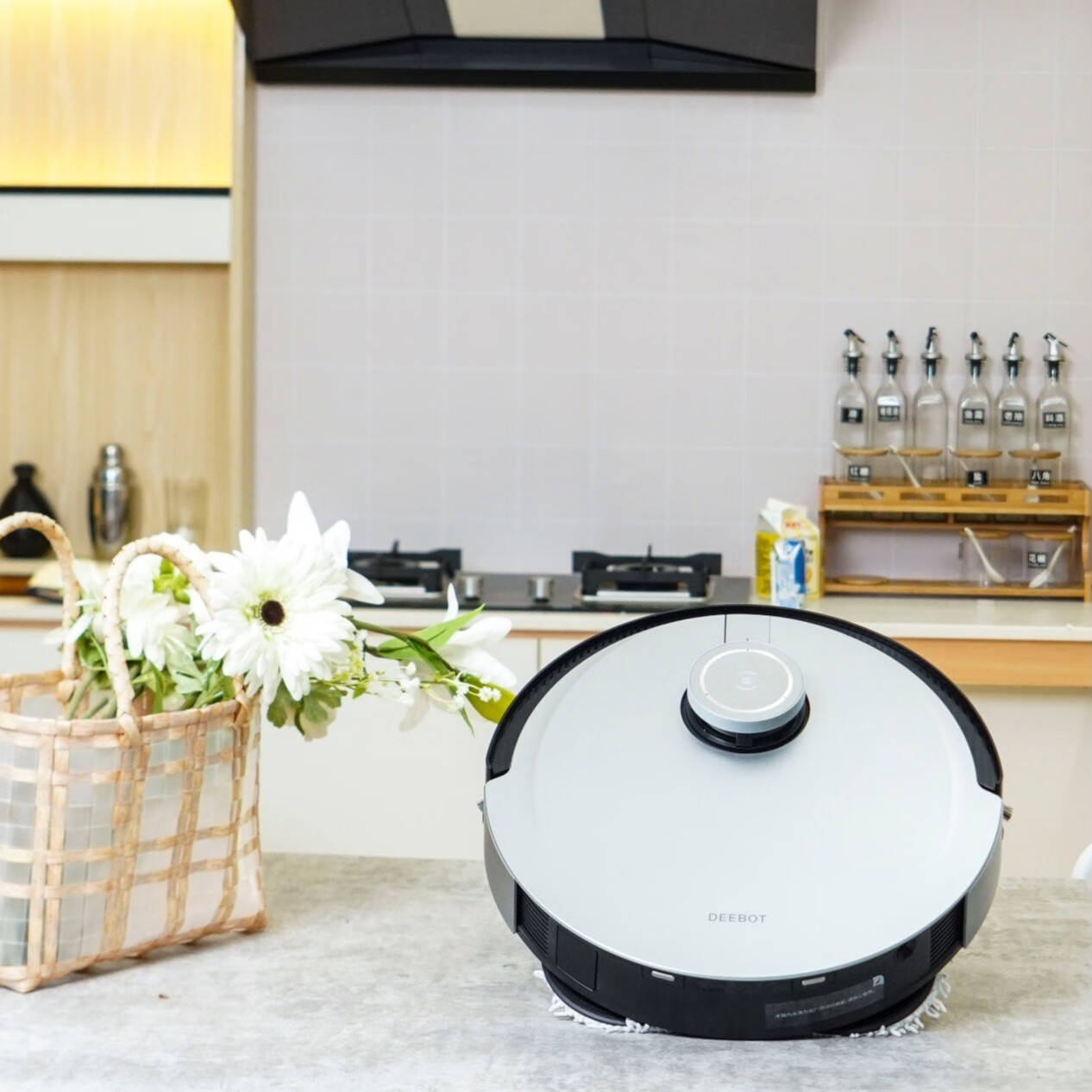 OMNI扫地机器人，全自动拖扫清洗，让家更有生活气息的第5张示图