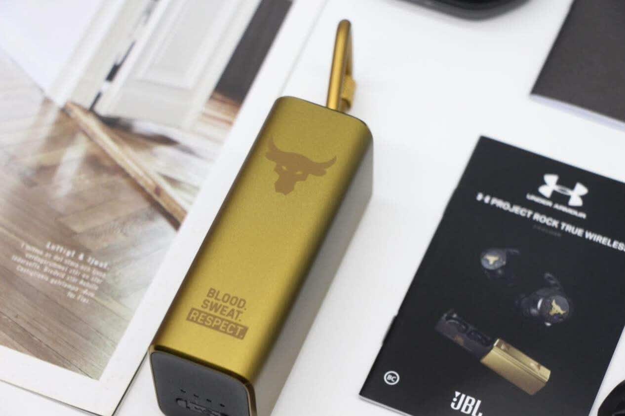 评测：值得入手的JBL巨石强森联名蓝牙耳机-JinMo之家