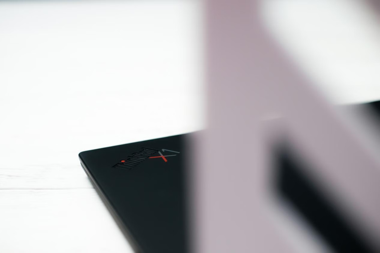 差旅党的高效利器，性能出众，机身重量竟然不足1kg——ThinkPad X1 Nano笔记本的第1张示图