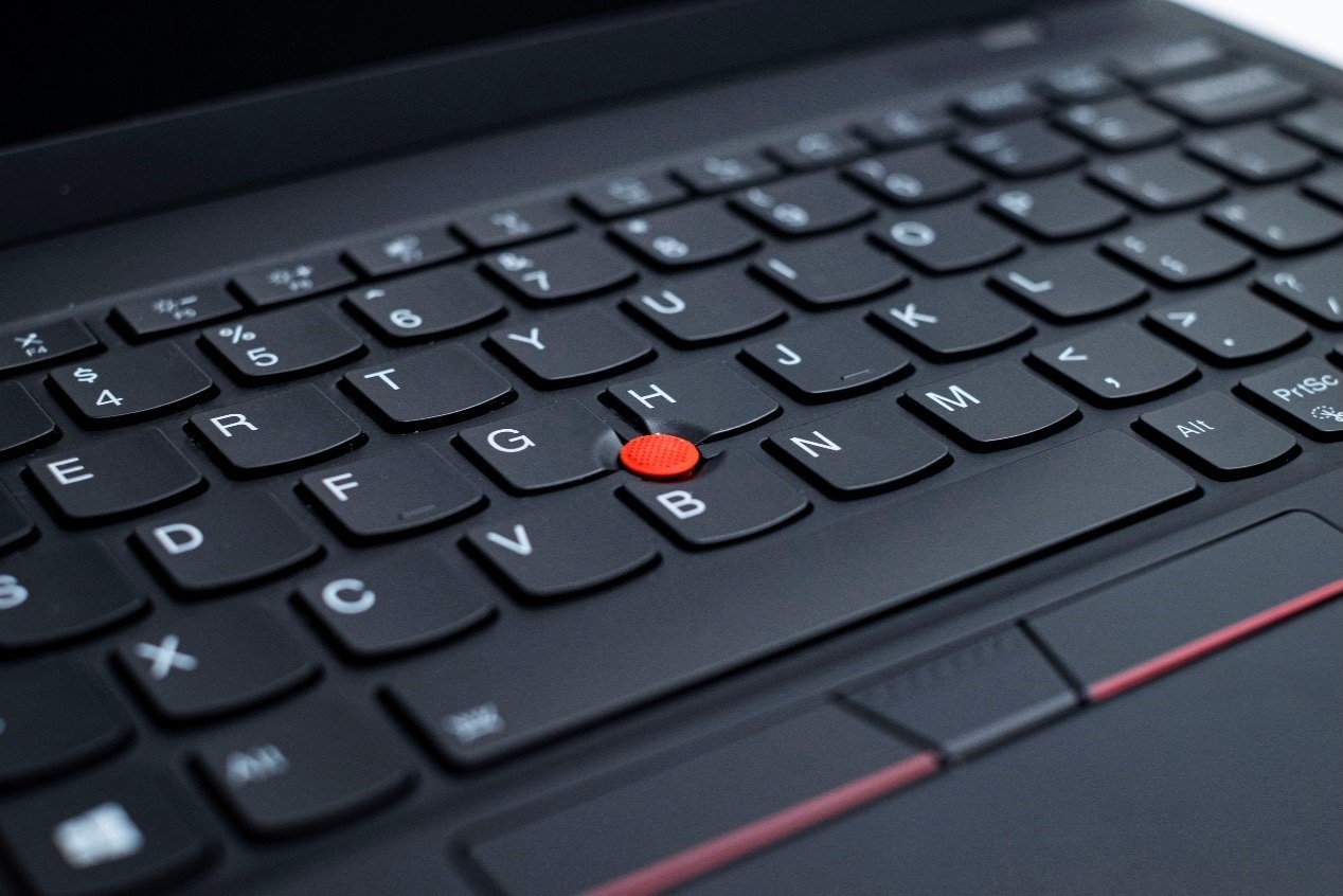 ThinkPad X1 Nano轻薄笔记本体验：仅907g，这才是轻薄笔记本！的第5张示图