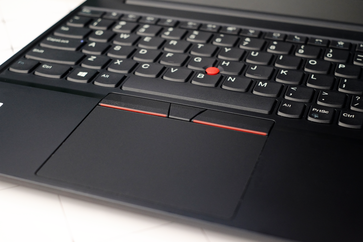 财务的笔记本，一定要有全尺寸键盘——ThinkPad E15轻薄笔记本的第2张示图