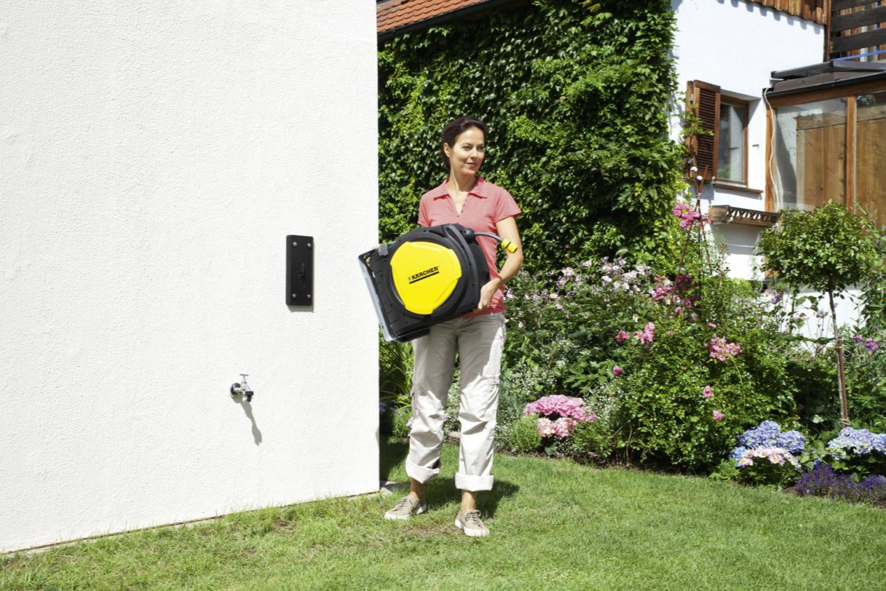 终于找到庭院养花技巧了，浇灌工具少不了的第3张示图