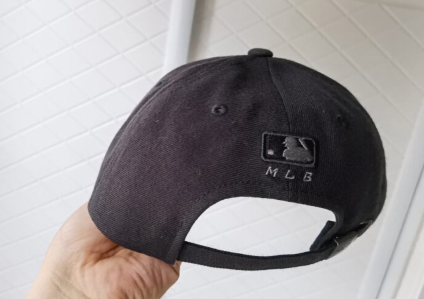 MLB棒球帽：百搭的颜色，让你随意穿搭衣服的第3张示图