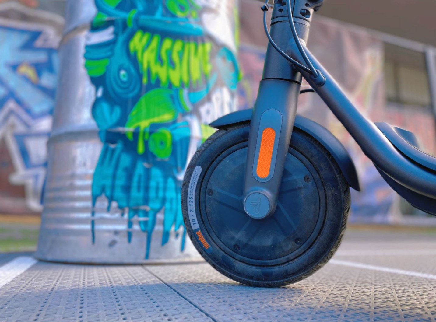 九号动滑板车F30测评：串亲戚神器，长效续航更好用的第5张示图