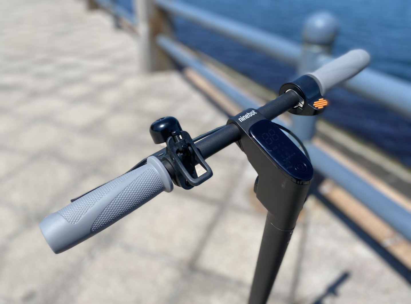 九号动滑板车F30测评：串亲戚神器，长效续航更好用的第4张示图