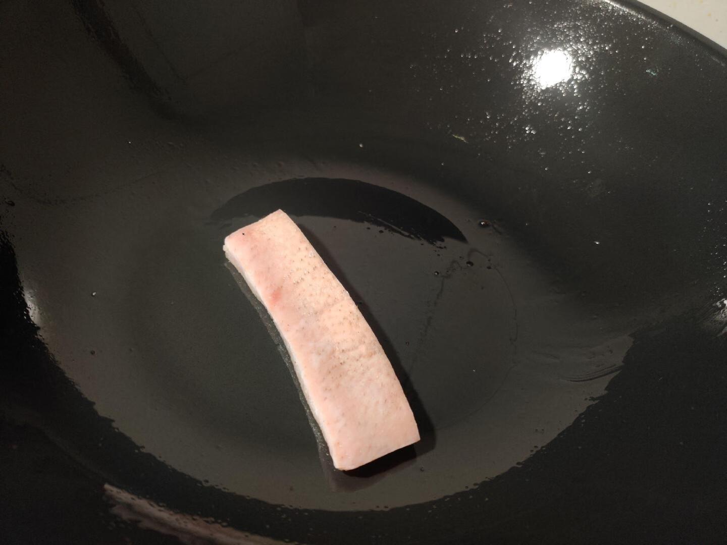 让炒菜变成一种享受,三禾窒氮轻铁锅的第6张示图 让炒菜变成一种享受,三禾窒氮轻铁锅的第6张示图