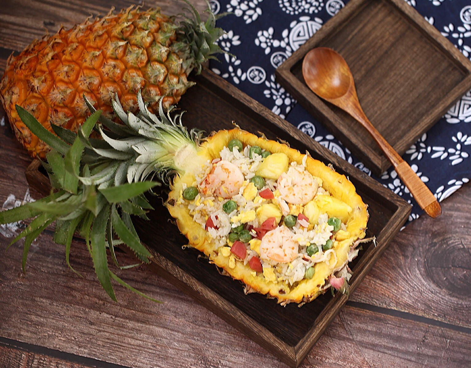 这才是菠萝炒饭的正确做法,鲜香味美,大人小孩都爱吃!的第4张示图 这才是菠萝炒饭的正确做法,鲜香味美,大人小孩都爱吃!的第4张示图