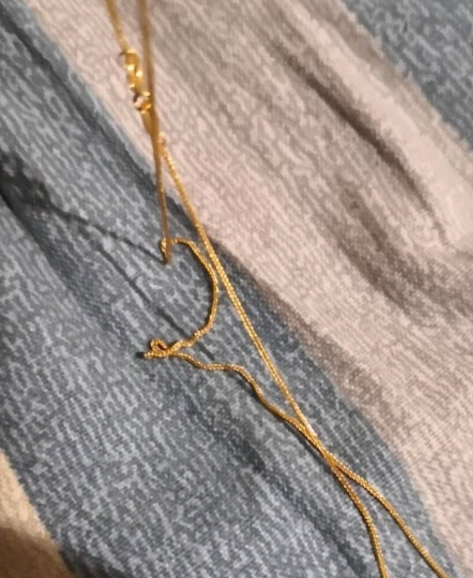 周六福时尚福肖邦锁骨链测评：紧密结实打造经典时尚的第2张示图