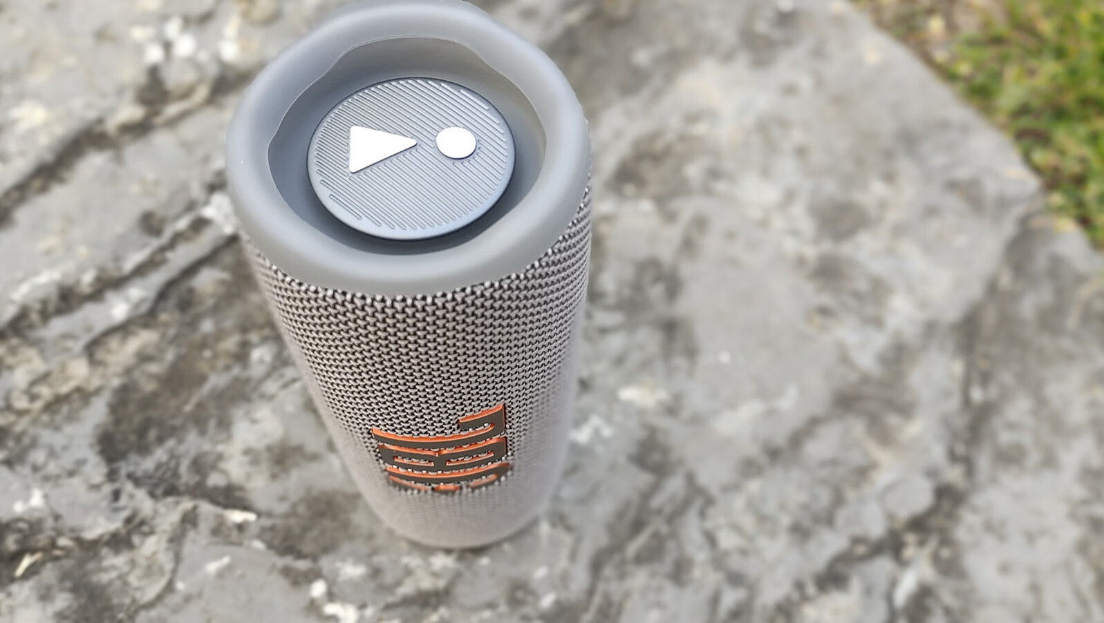 JBL FLIP6蓝牙音箱测评：年轻人爱玩的高品质音箱-JinMo之家