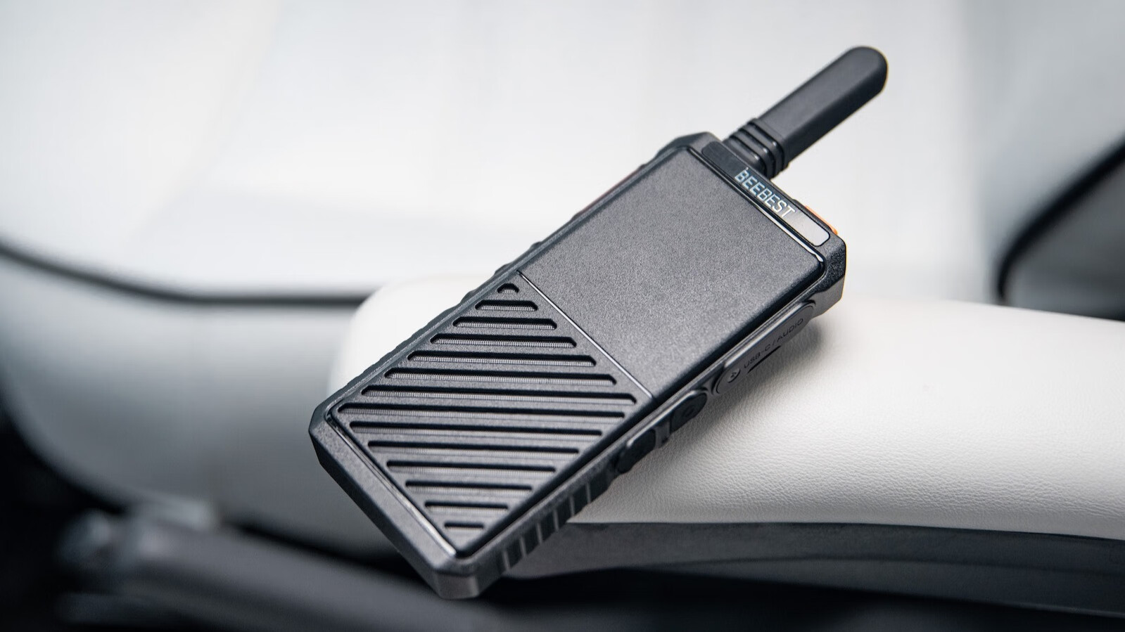 对讲机也有“刀锋”系列，双十一必入出行好物极蜂A308的第2张示图