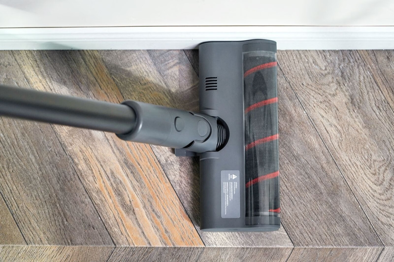 多配件，巧吸拖，追觅吸尘器V12为养娃家庭省心力的第3张示图