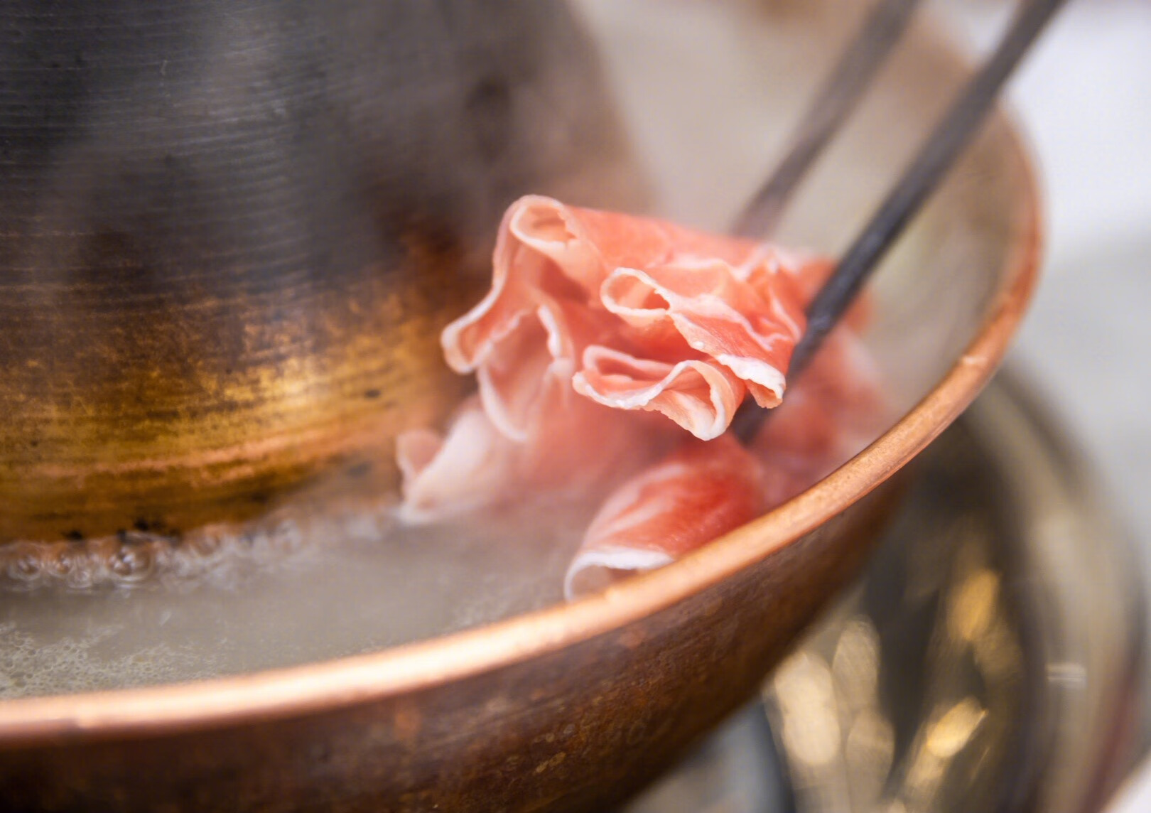 拥有这款电火锅，让你轻松享受每个欢聚时刻的第3张示图