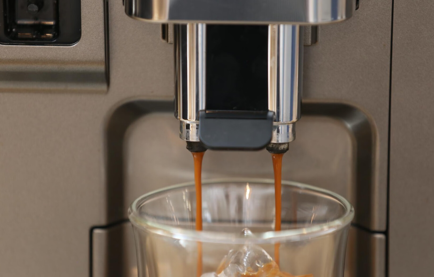 德龙Eletta Explore探索者全自动咖啡机评测：让你在家实现多肉葡萄醇萃冰咖自由的第4张示图