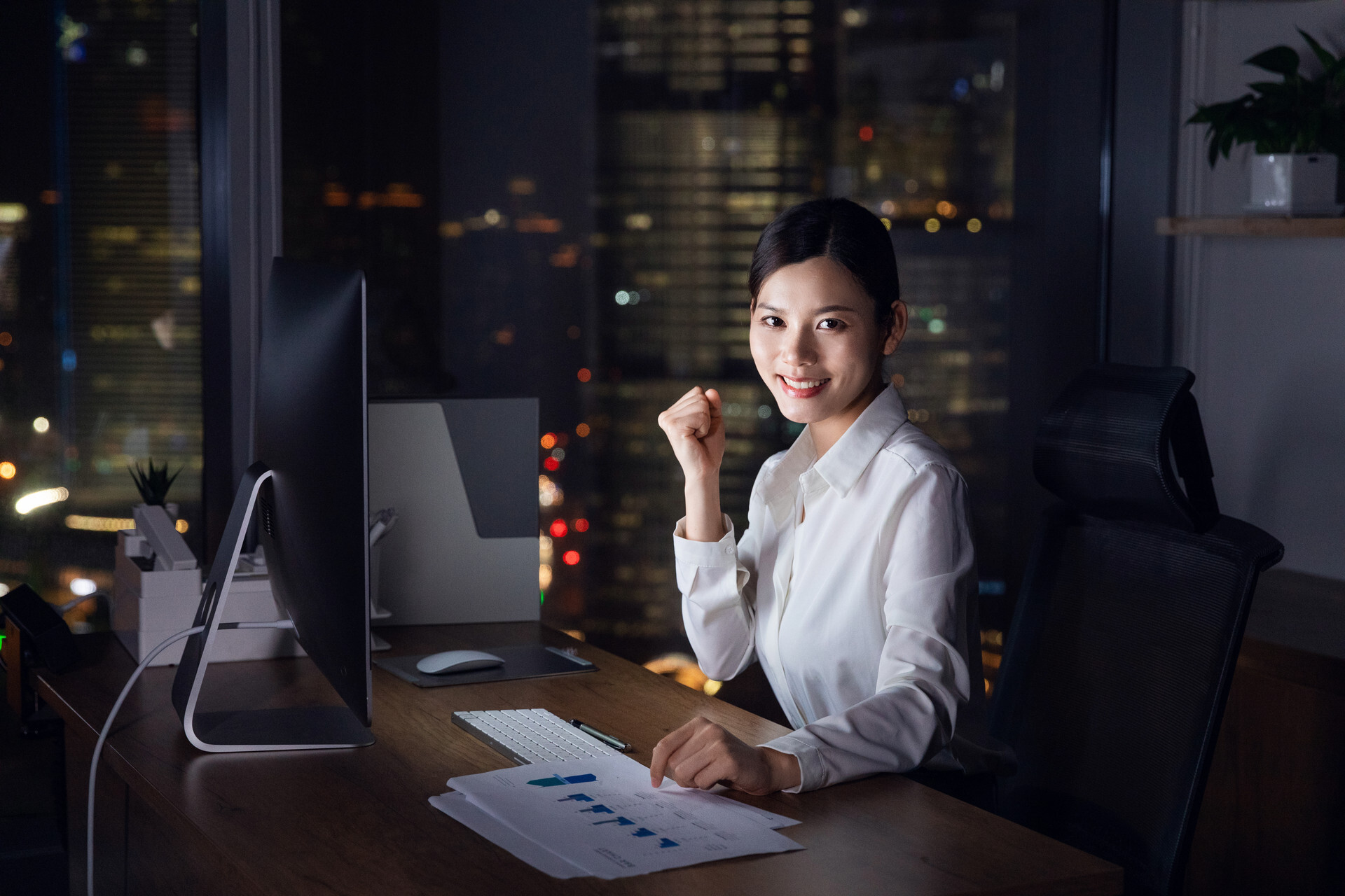 剪辑师拥有这样的显示器，每天加班也开心的第1张示图