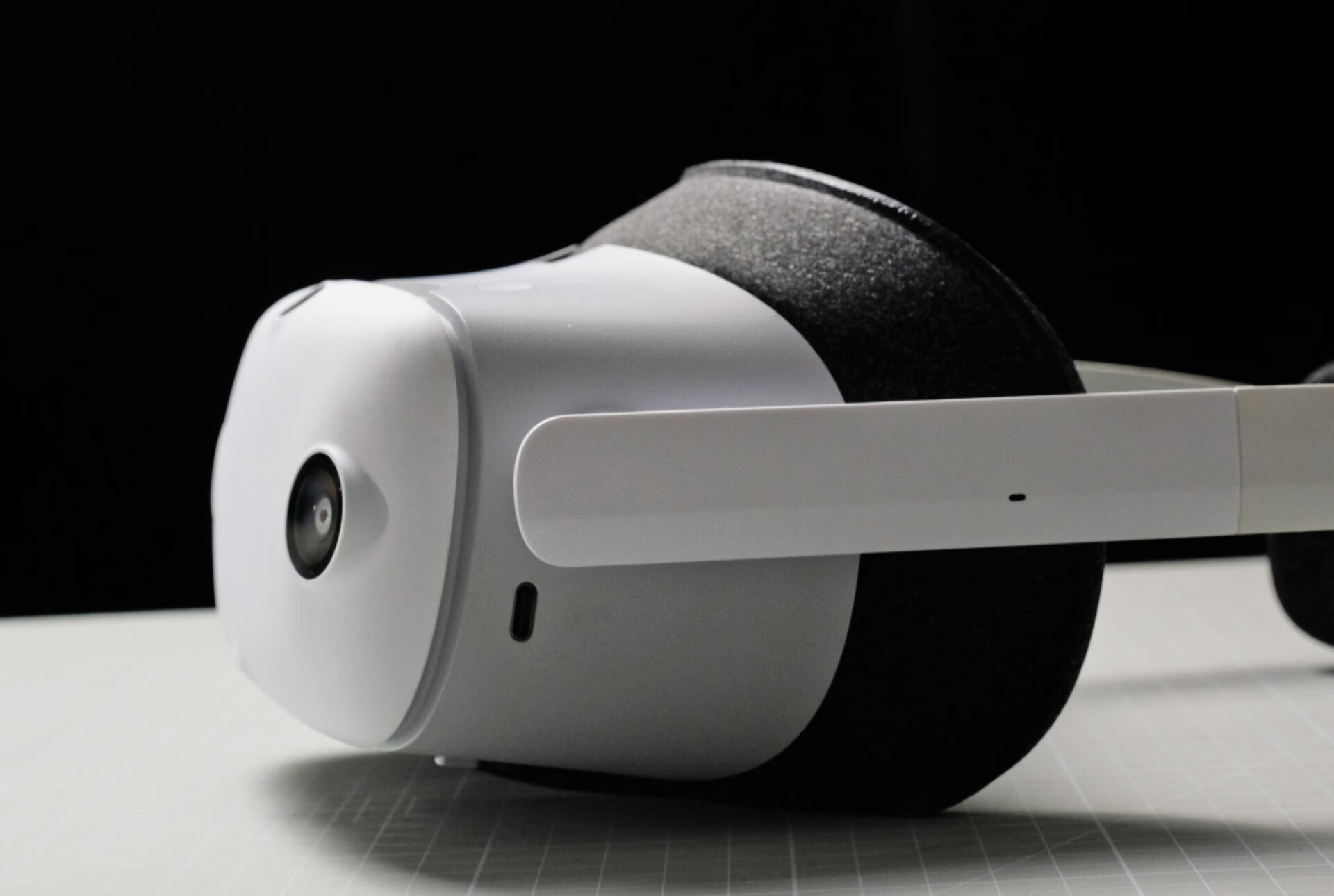 爱奇艺奇遇3VR眼镜评测：真是VR界的天花板的第4张示图