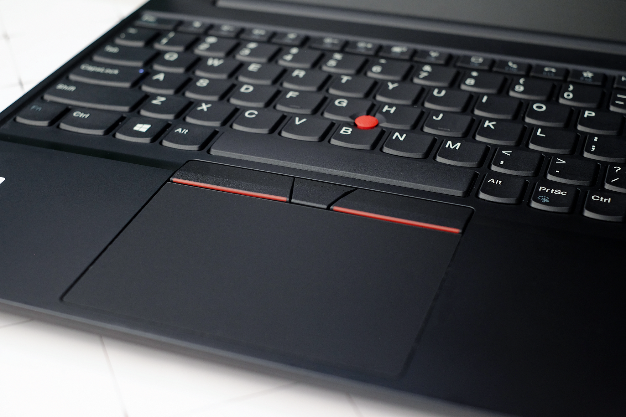 ThinkPad E15笔记本评测：办公笔记本够大屏，才足够痛快！的第3张示图
