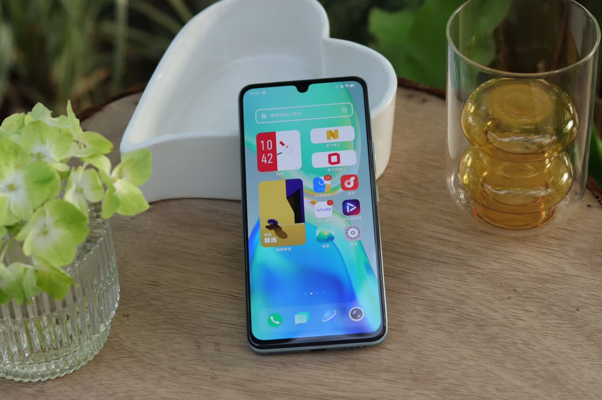 vivo S15e评测:火力全开,游戏玩家的可靠伙伴的第3张示图 vivo S15e评测:火力全开,游戏玩家的可靠伙伴的第3张示图