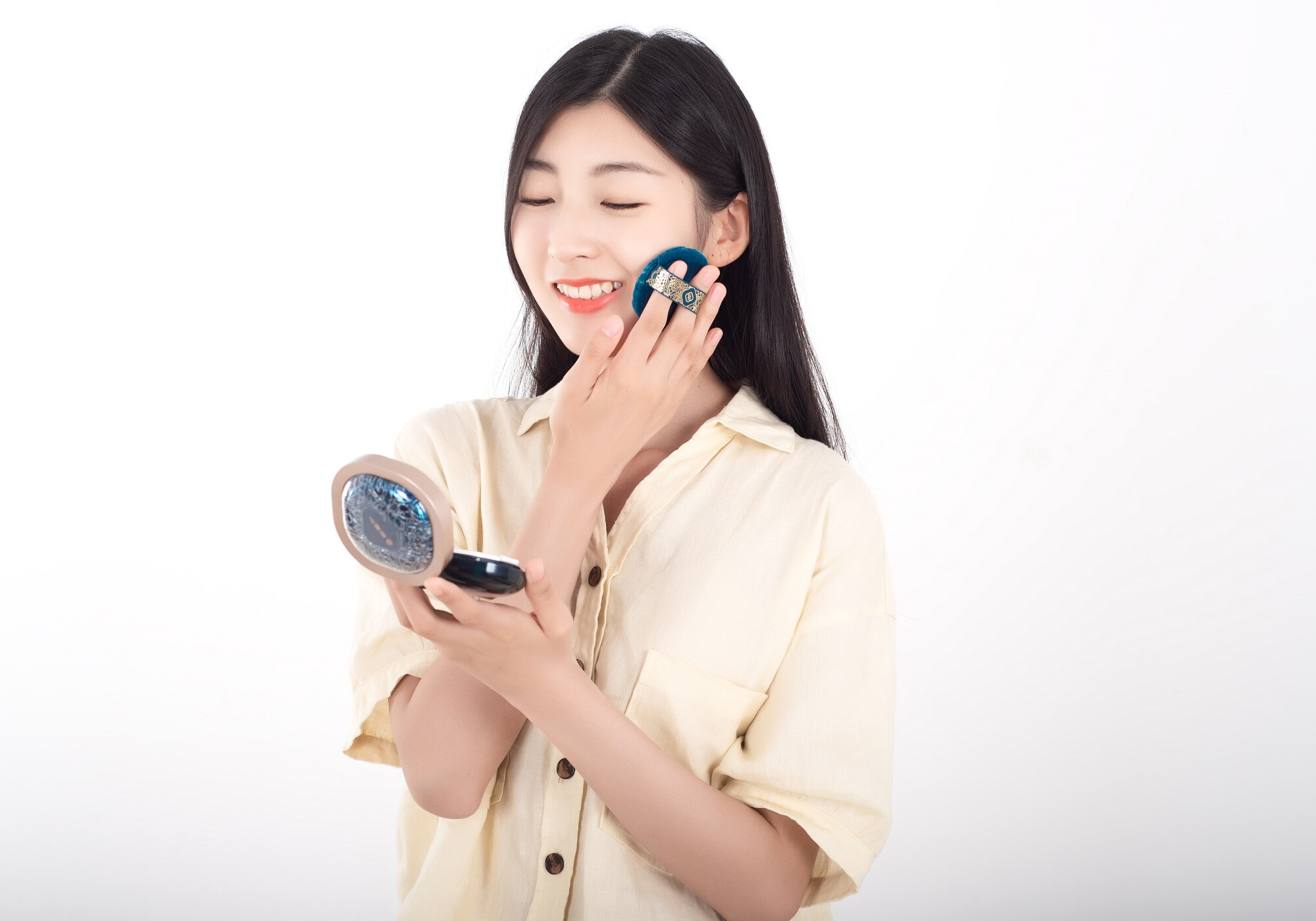 轻松打造通勤妆,花西子令妆容持久精致的第3张示图 轻松打造通勤妆,花西子令妆容持久精致的第3张示图