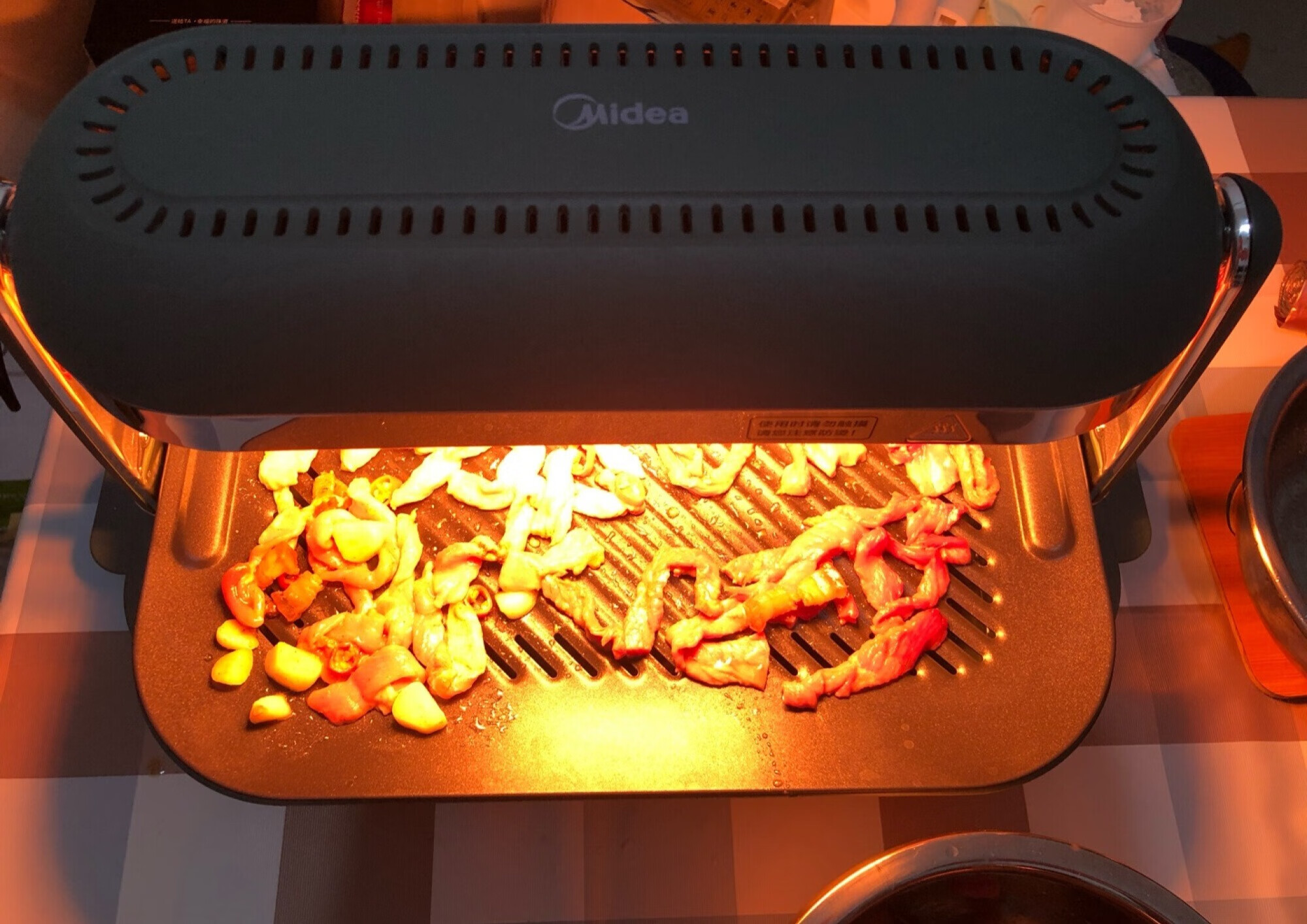 美的日式烧烤炉评测：小体积大烤盘，给你吃不腻的新鲜感的第3张示图