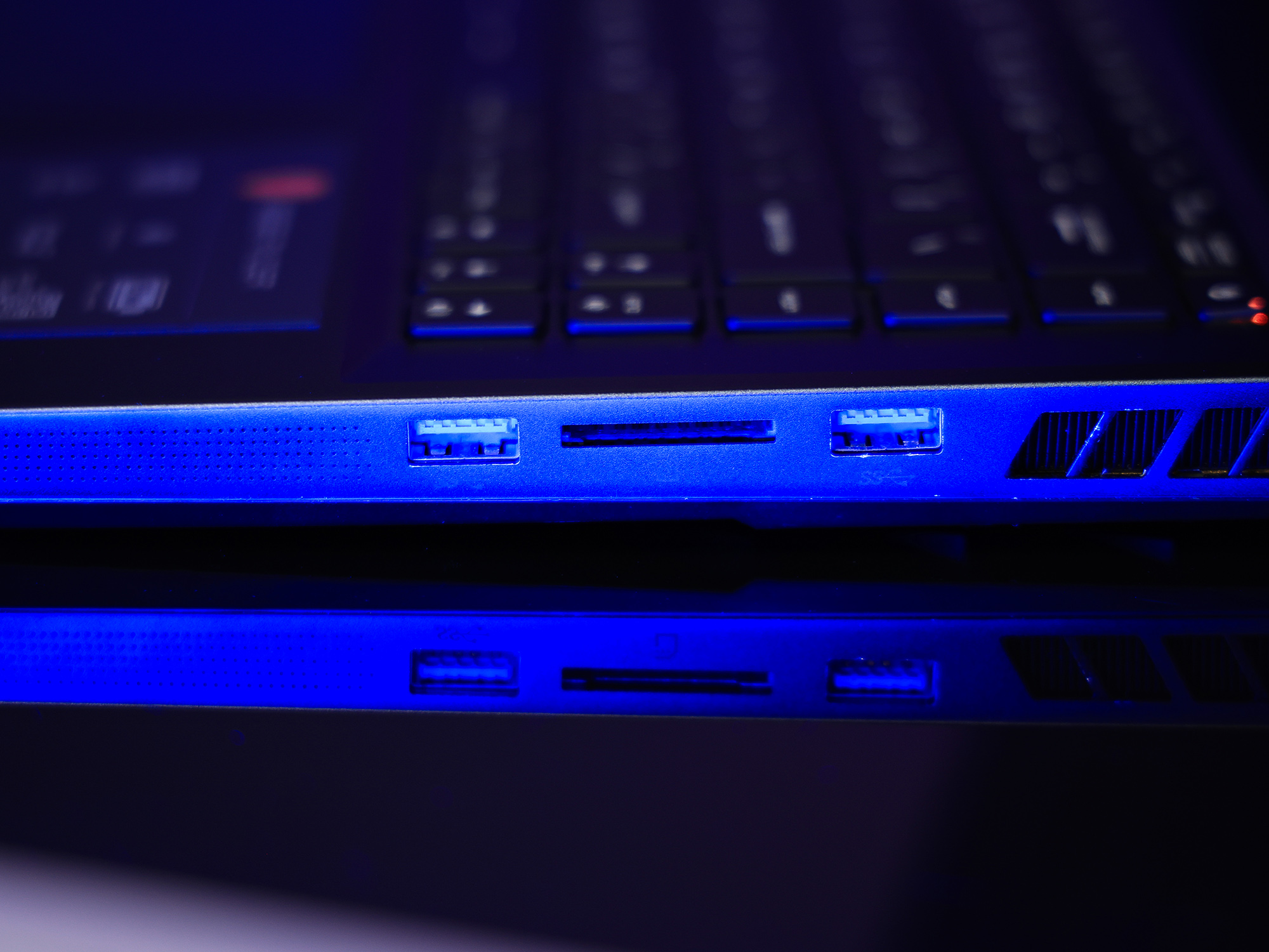 想要玩电竞玩到嗨,选择这台电竞本不后悔的第3张示图 想要玩电竞玩到嗨,选择这台电竞本不后悔的第3张示图