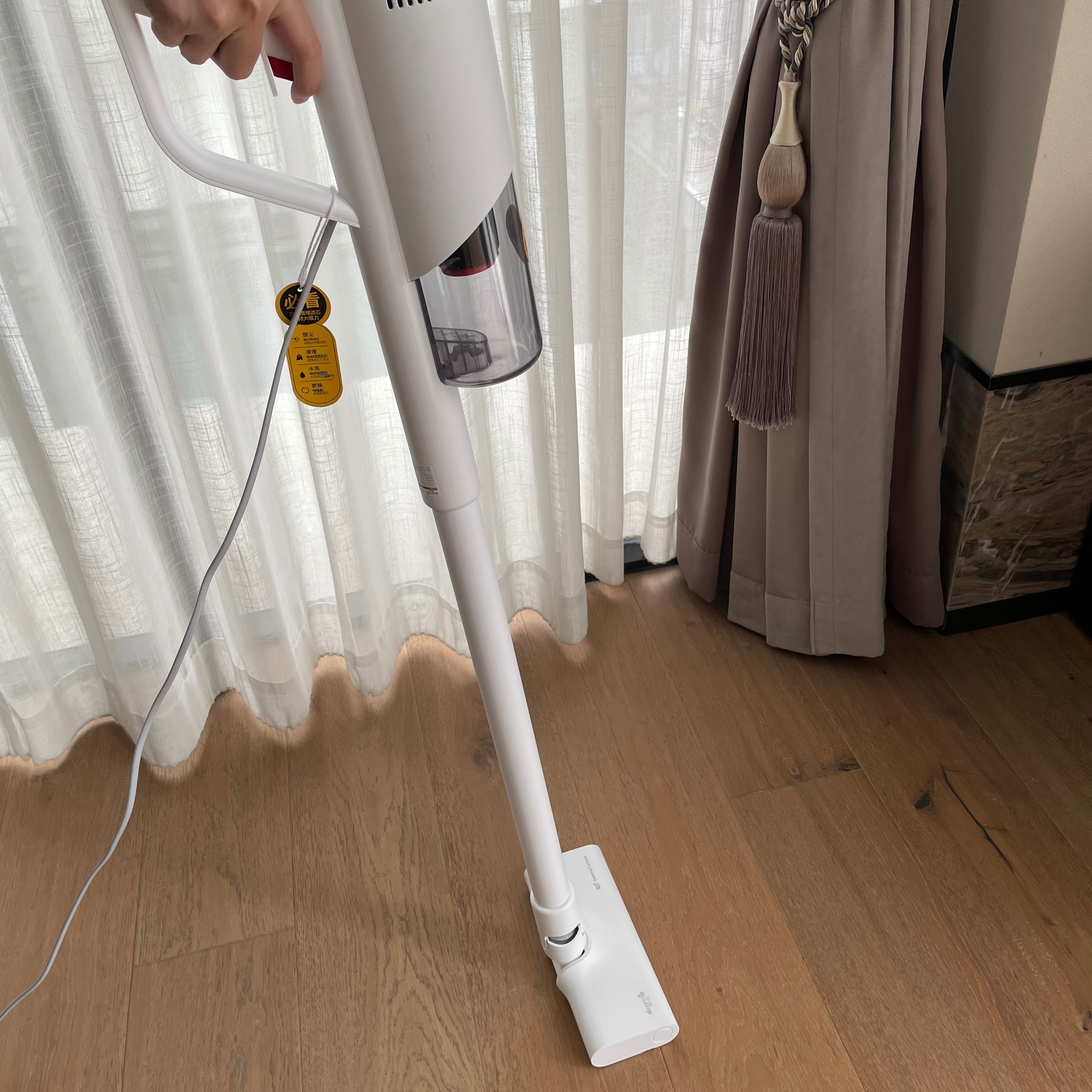 有了德尔玛DX300有线吸尘器，再也不用担心卫生啦！的第4张示图
