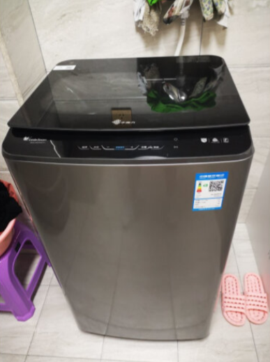 小天鹅洗衣机：无孔内桶保护衣物，智能控制防止缠绕的第4张示图