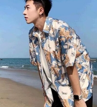 不会还有人嫌弃花衬衫吧,时髦精们都穿上了的第4张示图 不会还有人嫌弃花衬衫吧,时髦精们都穿上了的第4张示图