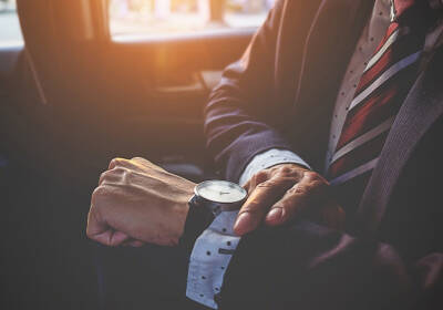 爱沃驰男士自动机械手表，助力打造男士手腕间的时尚