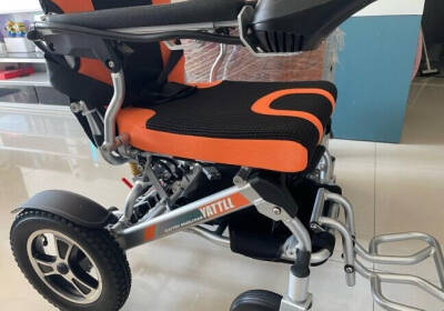 日本雅途智能电动轮椅，安全可靠，还你出行自由