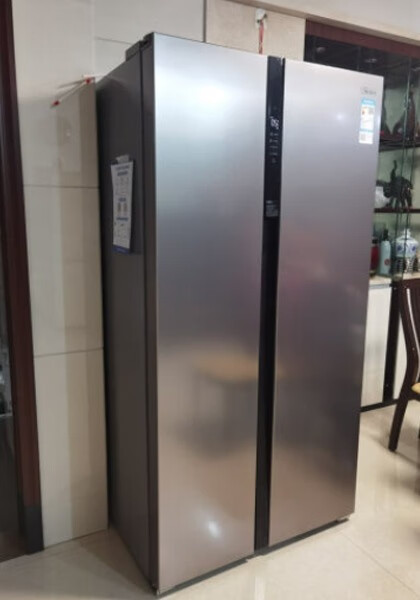 美的冰箱：母婴空间独立存储，双重变频低耗节能的第3张示图