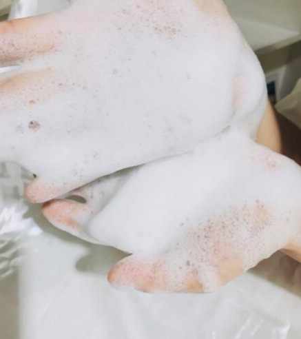 氨基酸成分实现深层清洁,美颜家洗面奶使用测评-JinMo之家