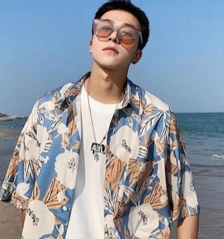 不会还有人嫌弃花衬衫吧,时髦精们都穿上了的第1张示图 不会还有人嫌弃花衬衫吧,时髦精们都穿上了的第1张示图