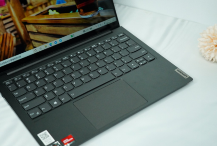 联想 YOGA13s锐龙版超轻薄本，办公娱乐两不误-JinMo之家