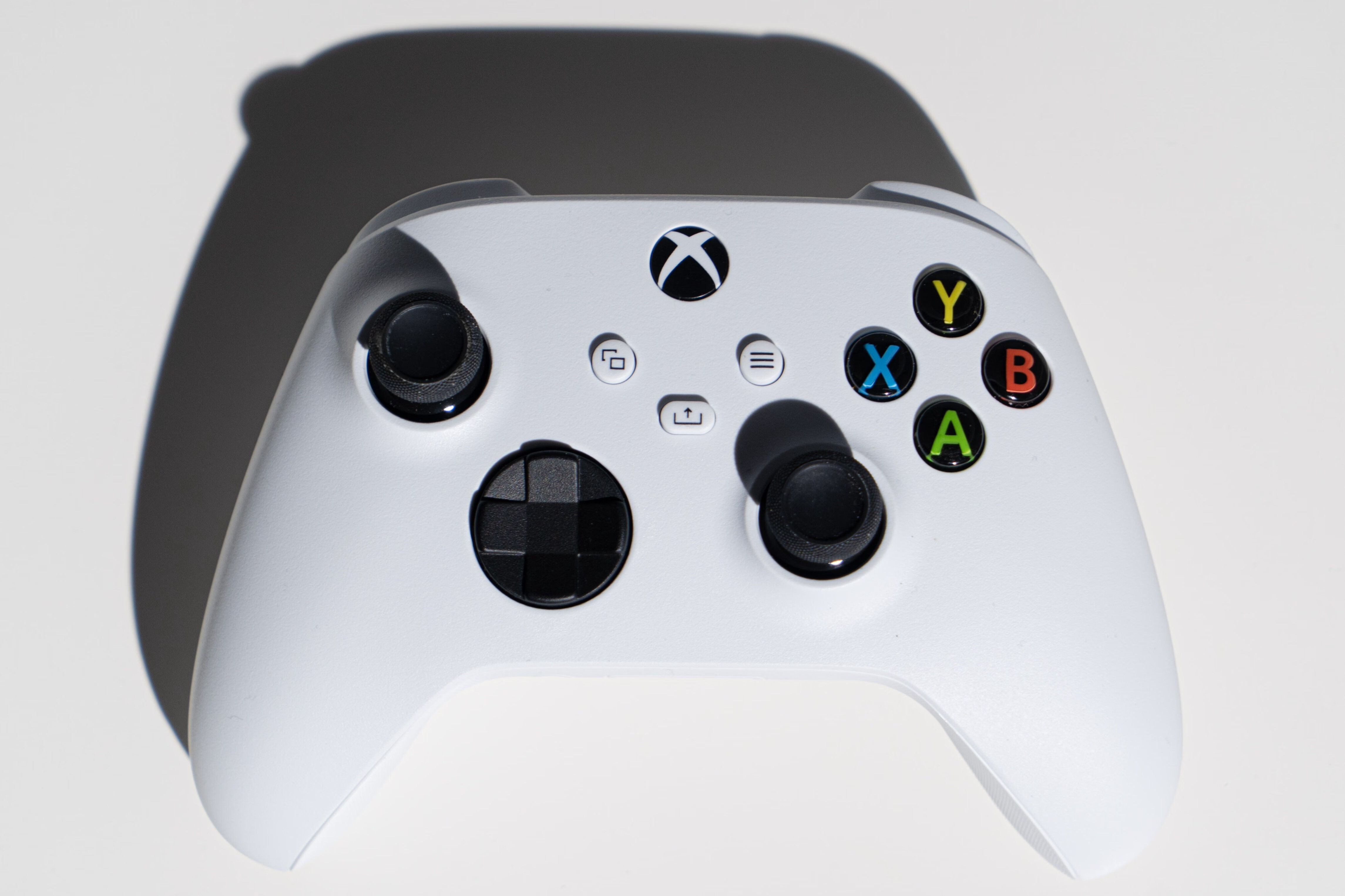 Xbox series x手柄测评：带来出色游戏手感的第2张示图