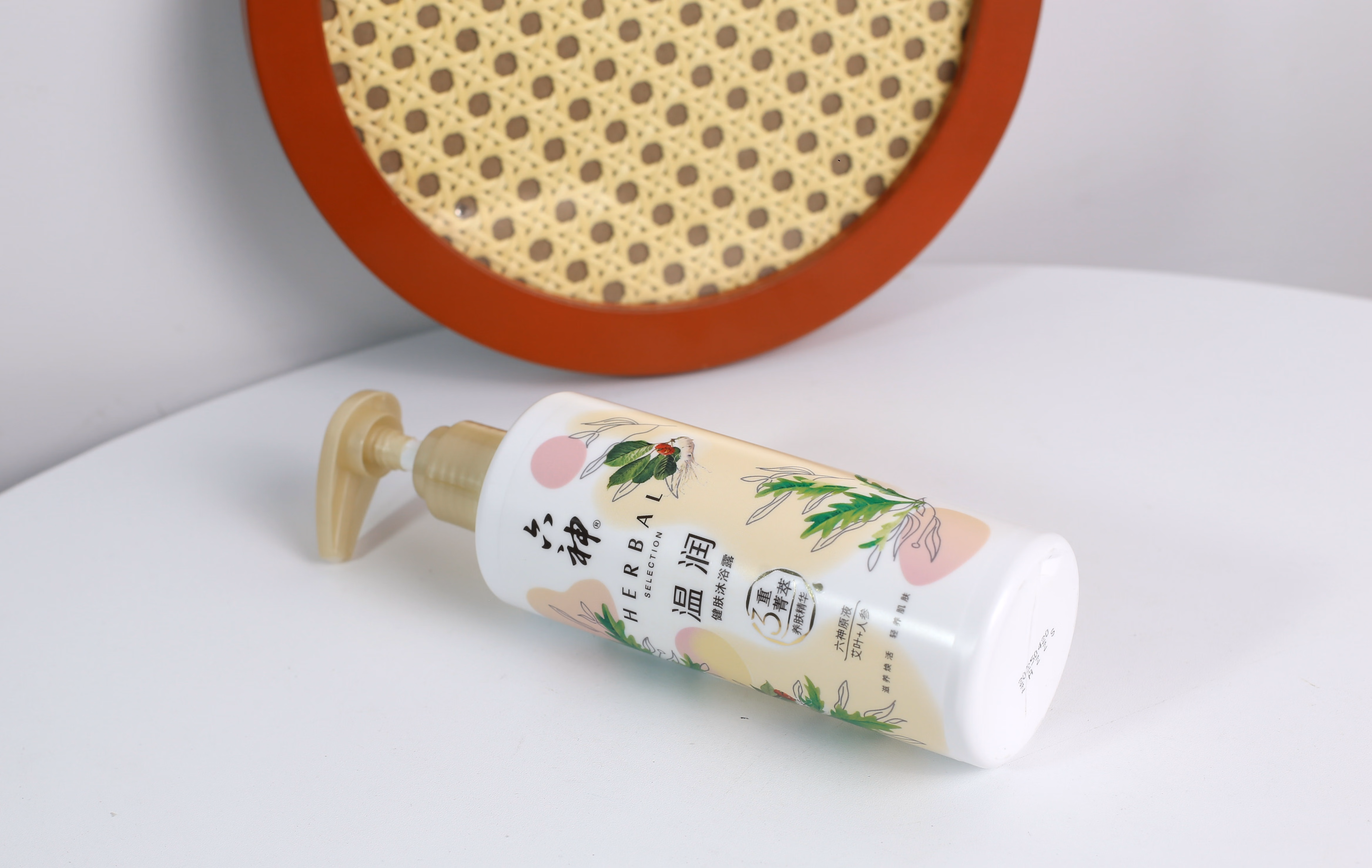 冬季的嫩肤小心机,六神让你焕发水润活力-JinMo之家
