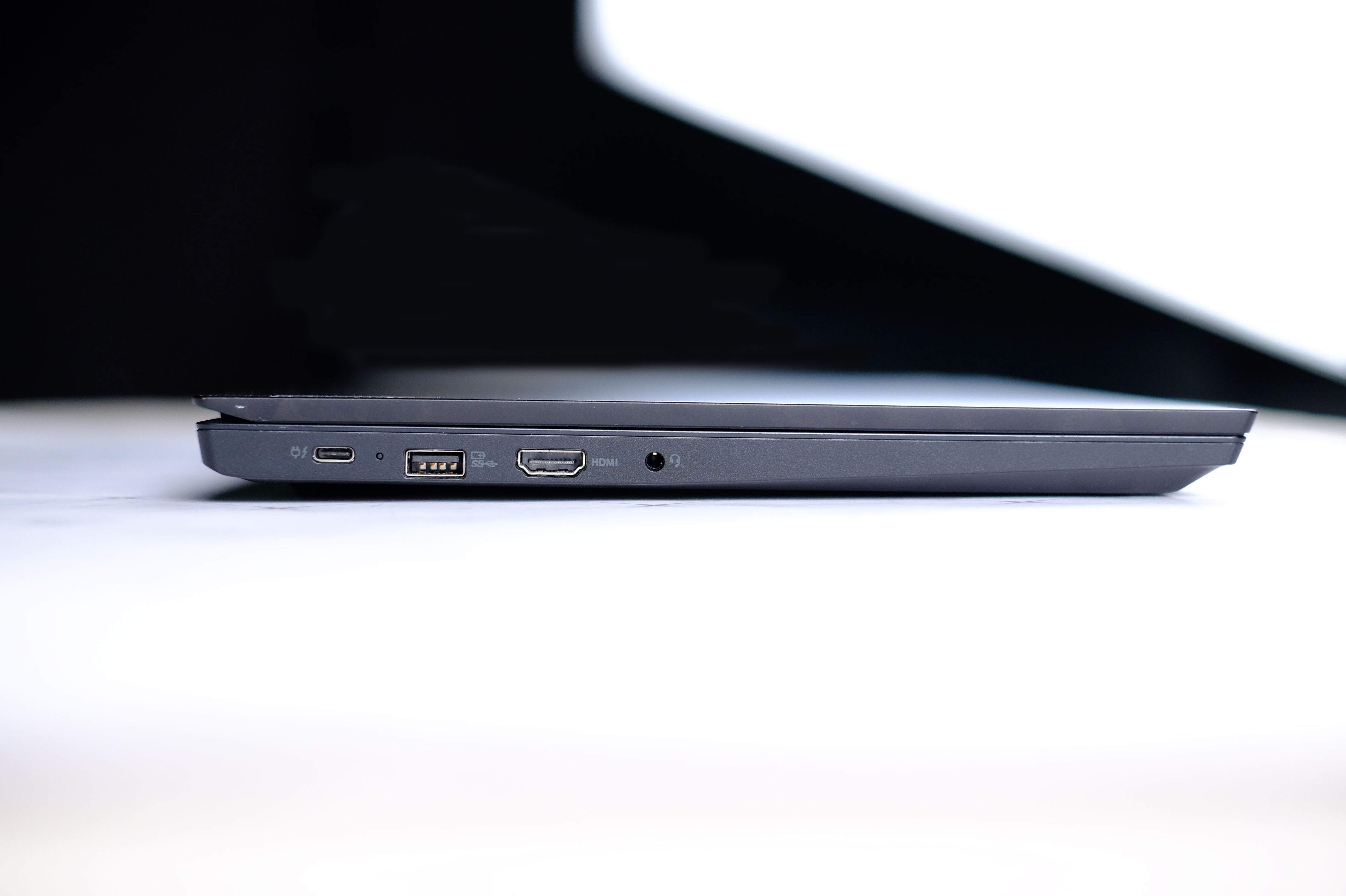 ThinkPad E15笔记本评测：办公笔记本够大屏，才足够痛快！的第2张示图