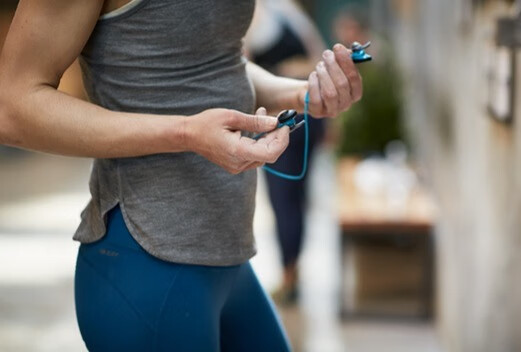 日常通勤，音质出色又轻便的耳机可以考虑Bose-JinMo之家