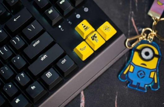 这才是机械键盘该有的姿态，小黄人黑寡妇蜘蛛X竞技版上手的第4张示图