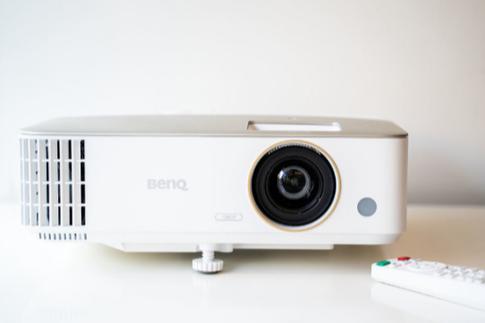 高色域高流明，明基W1130家用投影仪评测-JinMo之家