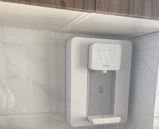 老板净水器家用套装评测:饮水便捷减少等待,功能真贴心的第4张示图 老板净水器家用套装评测:饮水便捷减少等待,功能真贴心的第4张示图