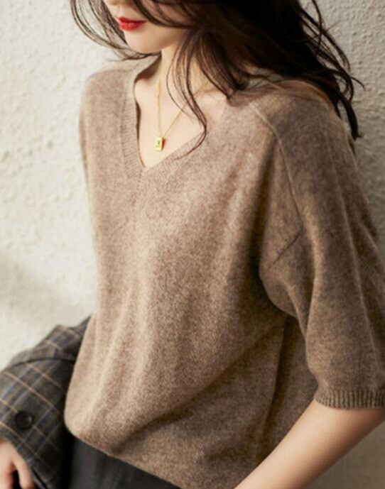 美感十足的春季V领针织衫,让你秒变春日小仙女-JinMo之家