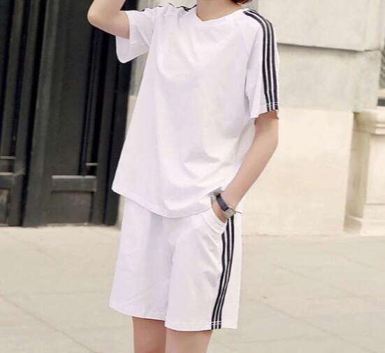 西装短裤套装+凉鞋,精致干练又优雅的第2张示图 西装短裤套装+凉鞋,精致干练又优雅的第2张示图