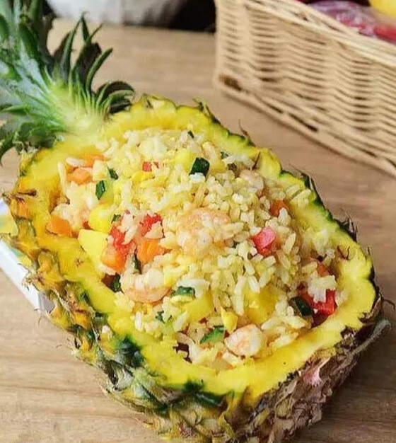 这才是菠萝炒饭的正确做法,鲜香味美,大人小孩都爱吃!的第6张示图 这才是菠萝炒饭的正确做法,鲜香味美,大人小孩都爱吃!的第6张示图