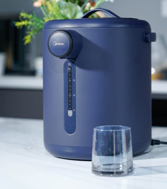 美的电热水壶P12Q测评：超大容量解决喝水难题的第1张示图