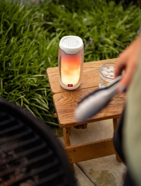 适合在户外听的JBL音箱！实属便携届的“扛把子”的第7张示图