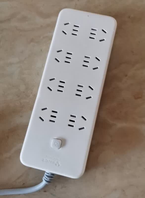 公牛多插孔插线板,多设备充电真的超方便的第3张示图 公牛多插孔插线板,多设备充电真的超方便的第3张示图